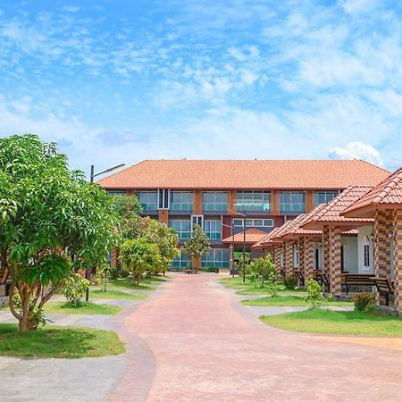 Avarin Resort Pak Chong Exteriör bild