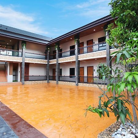Avarin Resort Pak Chong Exteriör bild