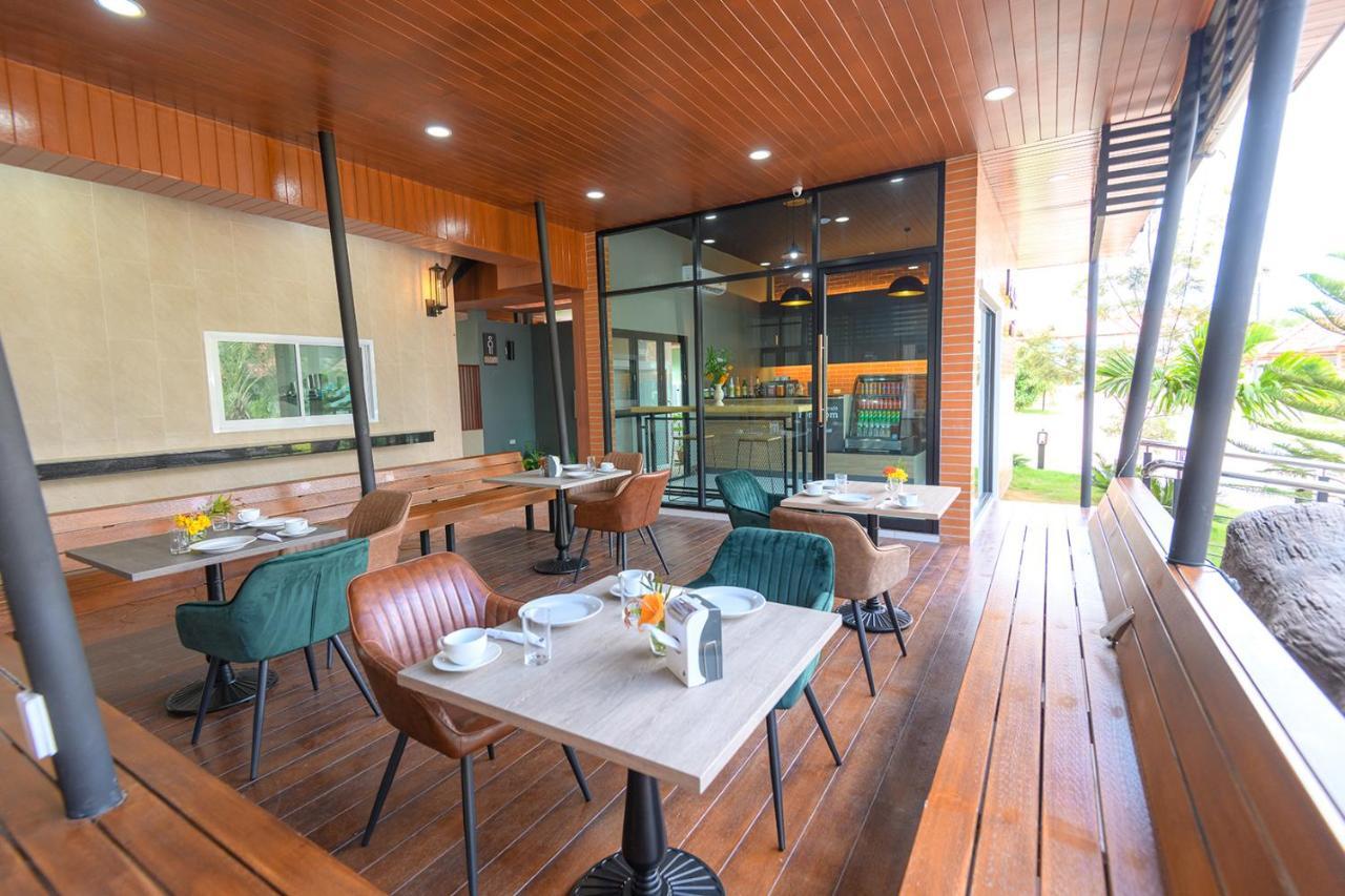 Avarin Resort Pak Chong Exteriör bild