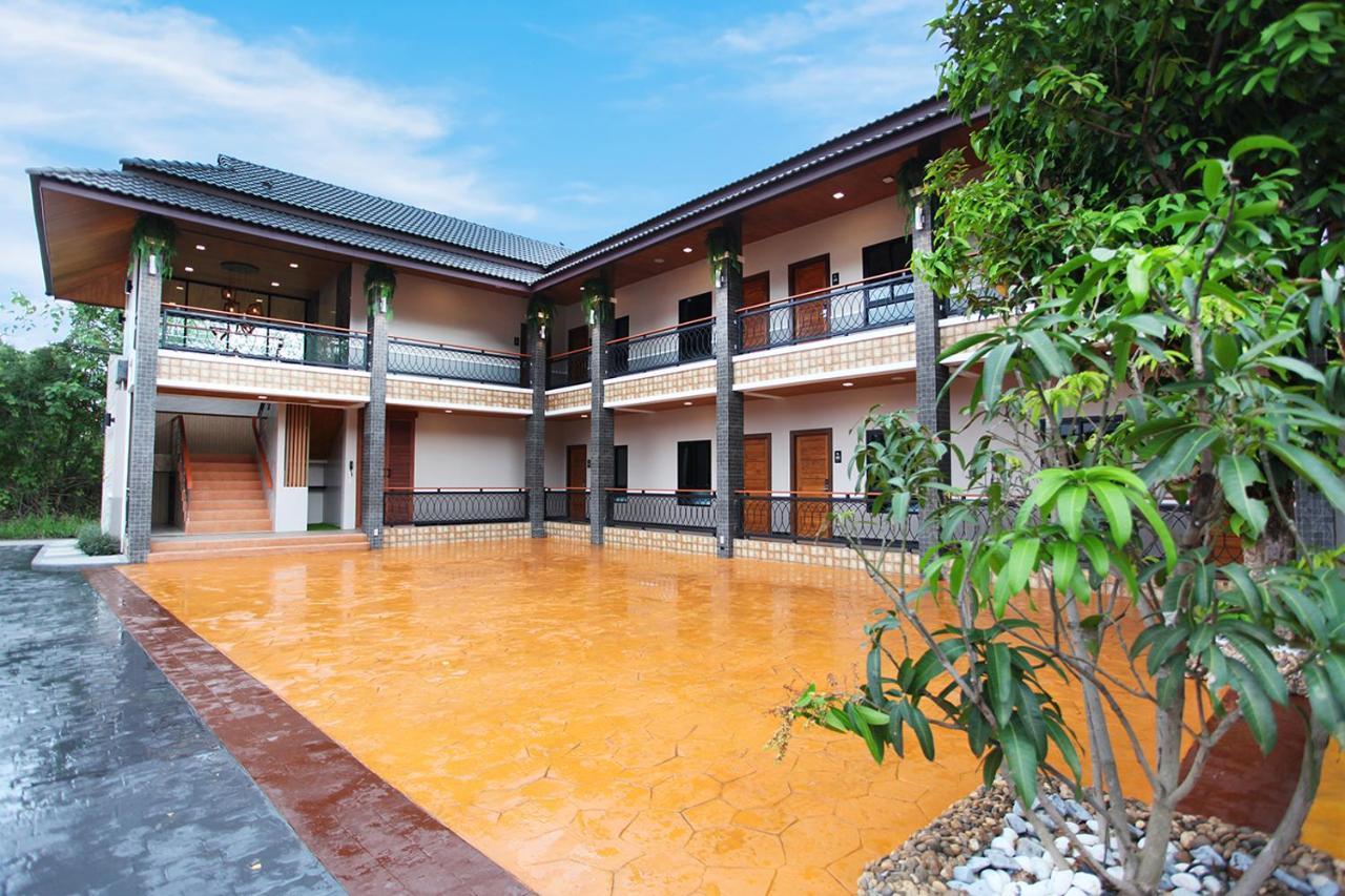 Avarin Resort Pak Chong Exteriör bild